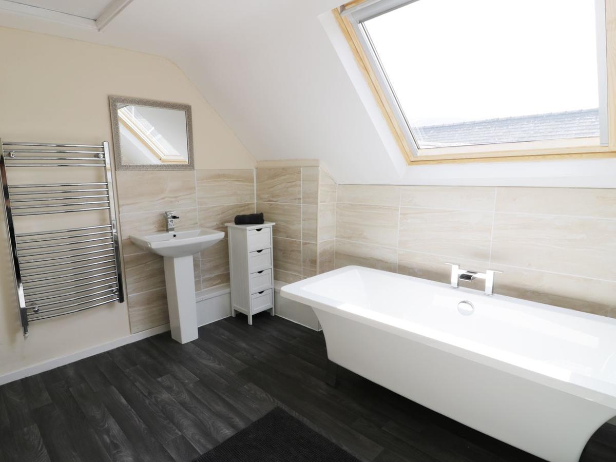 Station Apartment Llanberis Bagian luar foto
